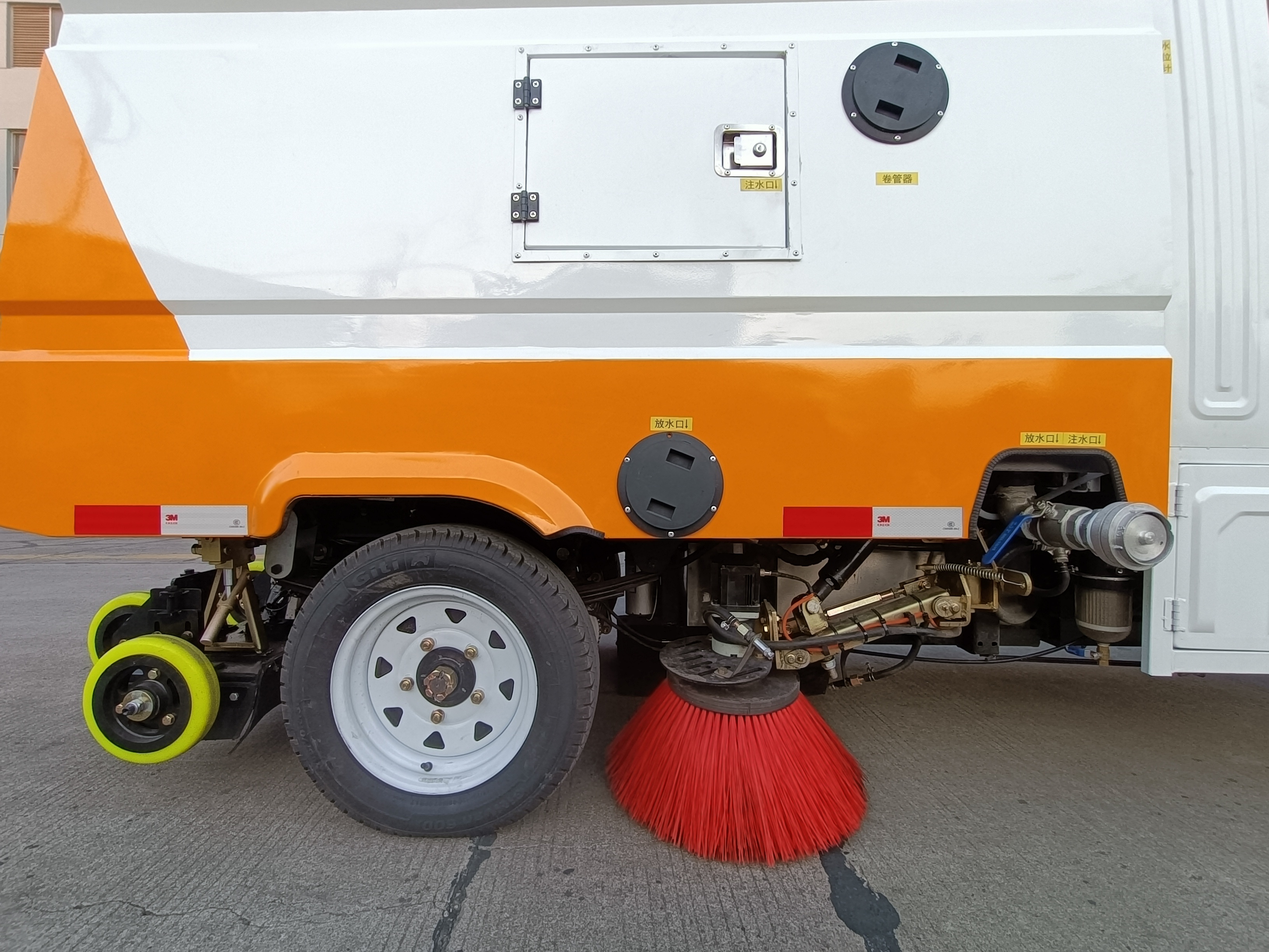 電動純吸掃路車