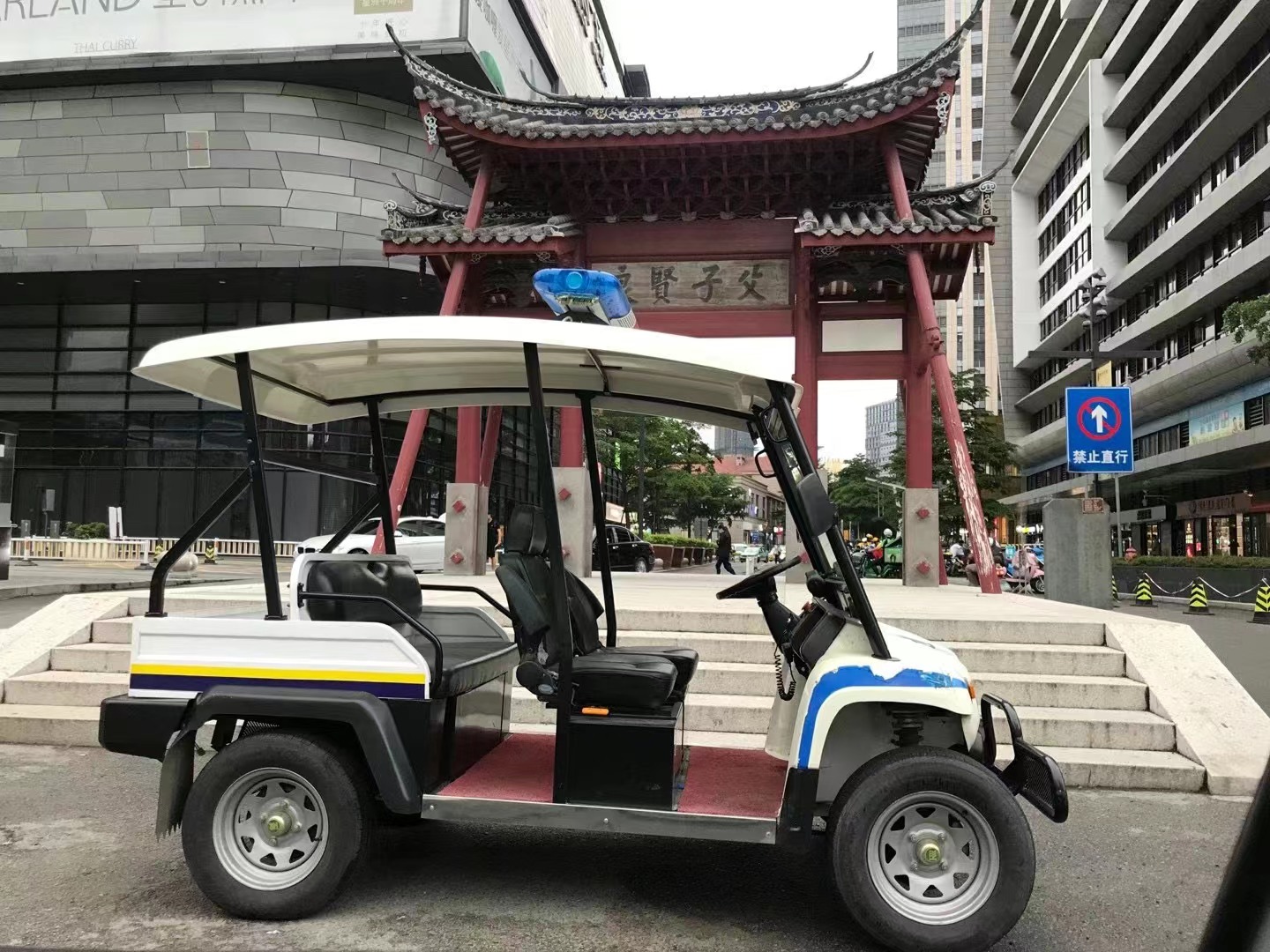 福州泰禾廣場(chǎng)電動(dòng)巡邏車