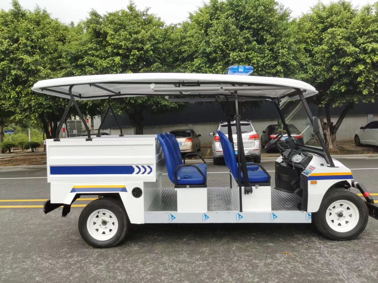 5座電動(dòng)巡邏車(chē)帶后斗