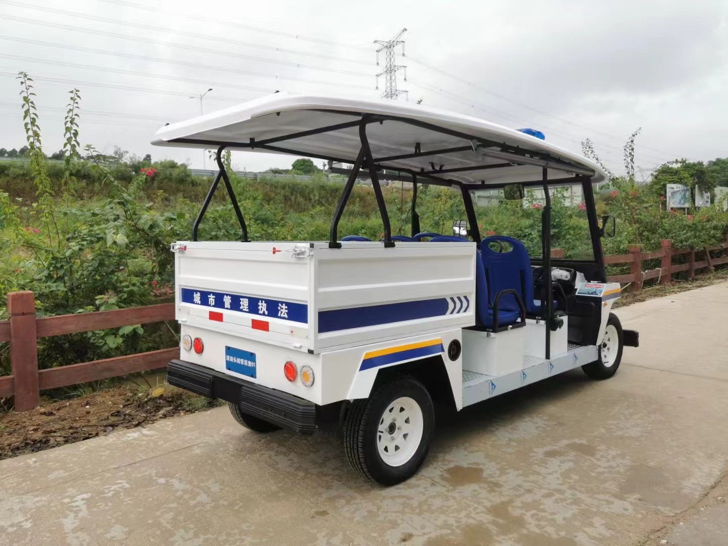 5座電動(dòng)巡邏車(chē)帶后斗